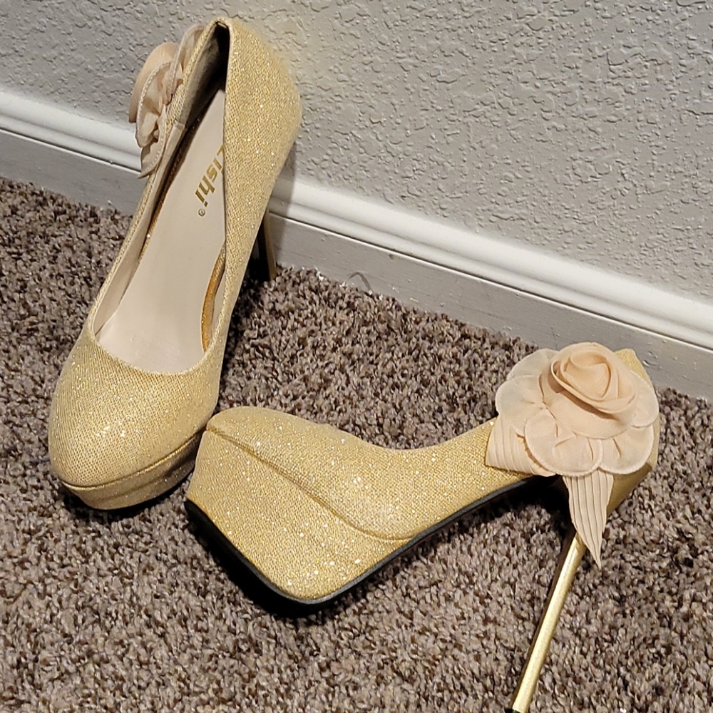 Heels - Picture 3 of 4